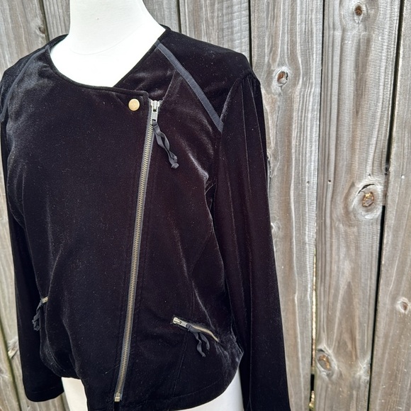 Soft Surroundings black velvet moto style jacket, size Petite Large - Picture 3 of 9